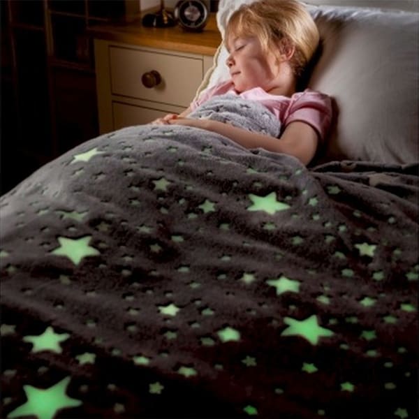 BlanketFastFingers, dárkový set s dekou, která svítí ve tmě, a interaktivní hračkou GRATIS - Image 10
