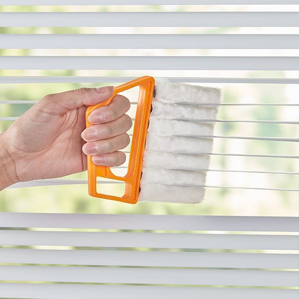 BlindsBrush – kartáč z mikrovlákna na oboustranné čištění žaluzií - Image 2