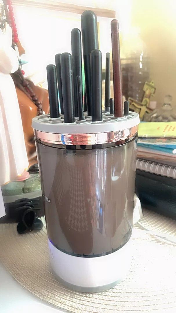 CleanMakeup, zařízení pro čištění a skladování štětců na make-up - Image 9