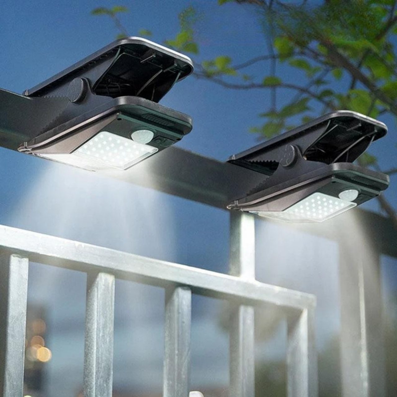 DeckClip, solární zahradní osvětlení s klipem a senzorem pohybu - Image 3