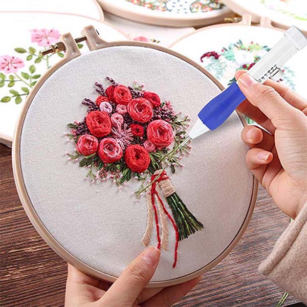 Souprava EmbroideryKit, 136dílná sada nití a dalšího nejběžnějšího vyšívacího příslušenství - Image 7