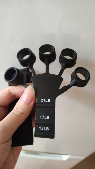 FingerStrengthener, pomůcka pro protahování a posilování prstů a zápěstí - Image 10