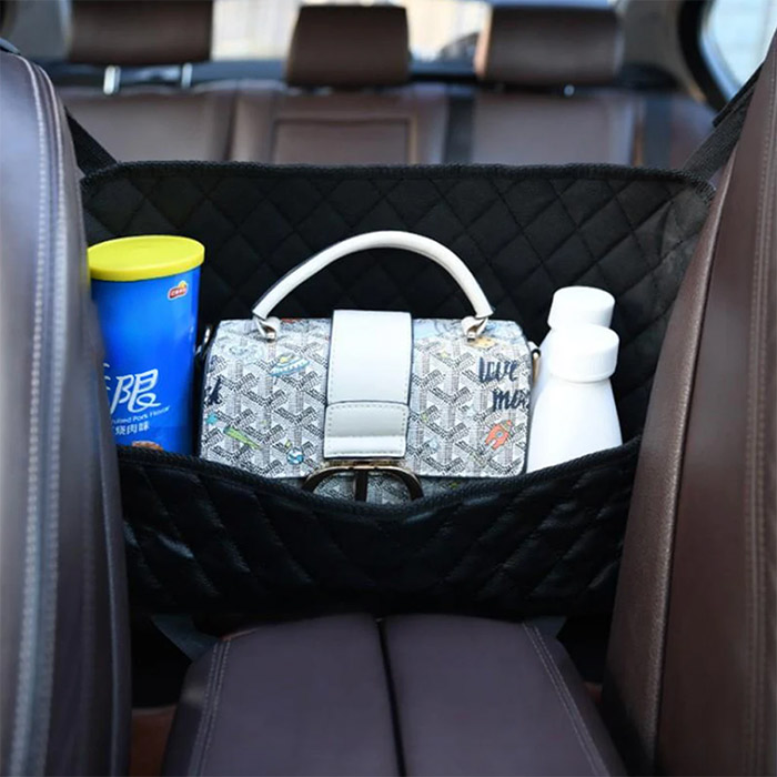 Organizér do auta je praktický pro ukládání různých věcí jako peněženka, mobil, svačiny atd.