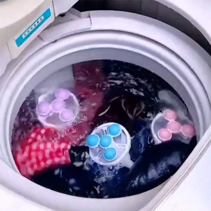 Snadné čištění - jednoduše vyprázdněte síťku na filtru a je připraven k opětovnému použití